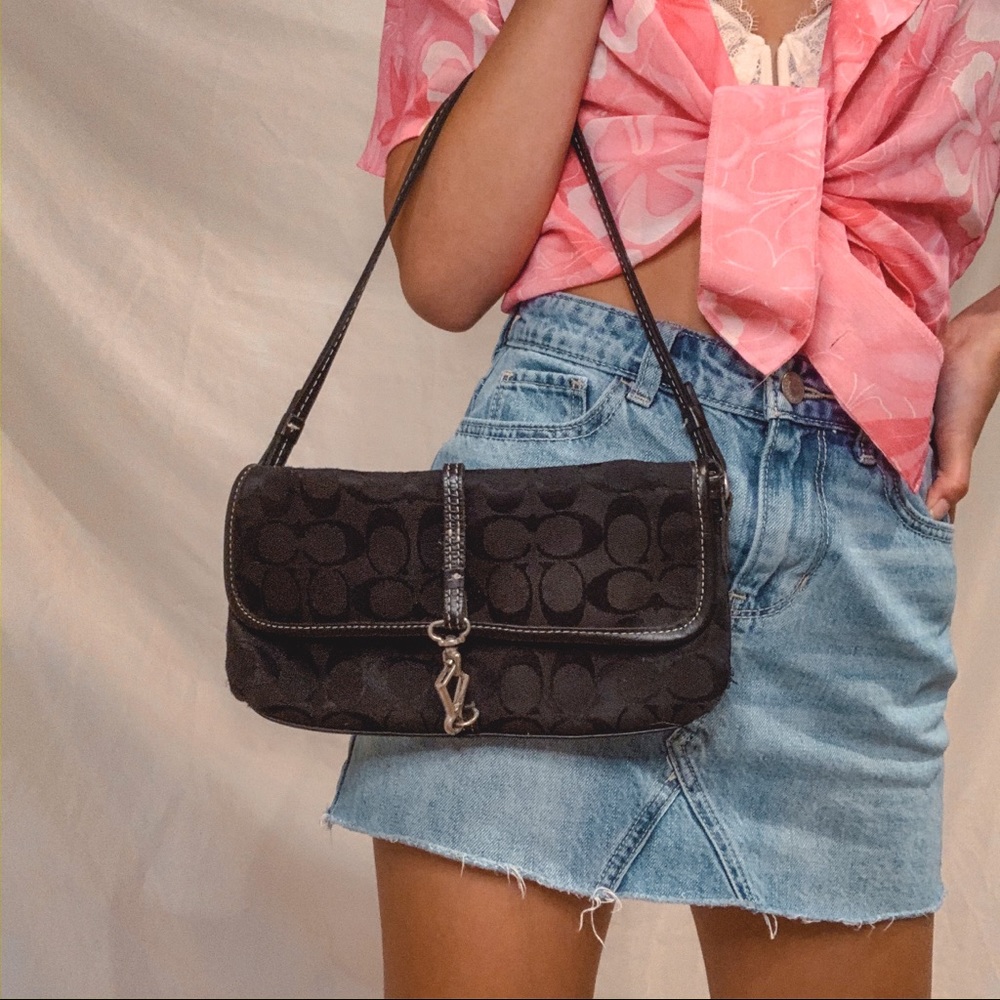 VINTAGE COACH 🤍